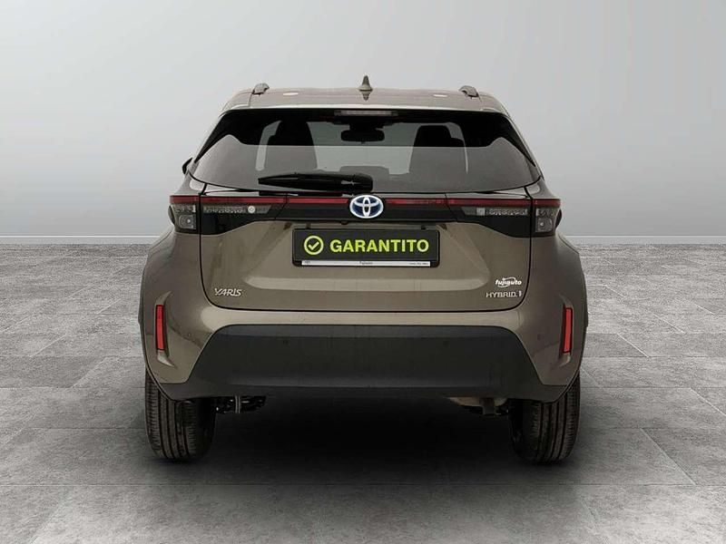 Usata Toyota Yaris Cross Trend 92 CV (67 kW) 2023 Verde scuro SUV