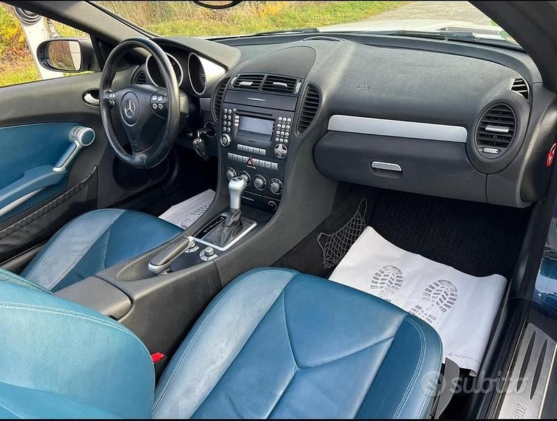 Usata Mercedes SLK200 163 CV (119 kW) 2004 Blu Cabrio