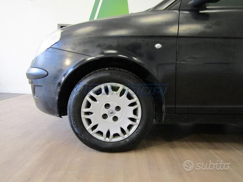 Usata Lancia Ypsilon 60 CV (44 kW) 2006 Nero Utilitaria