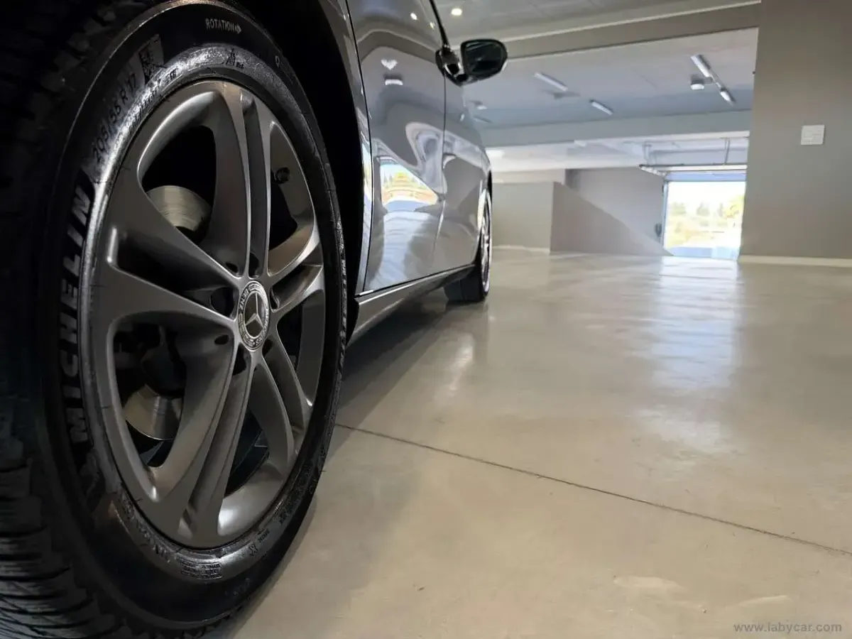 Usata Mercedes B160 Executive 95 CV (69 kW) 2020 Nero Utilitaria