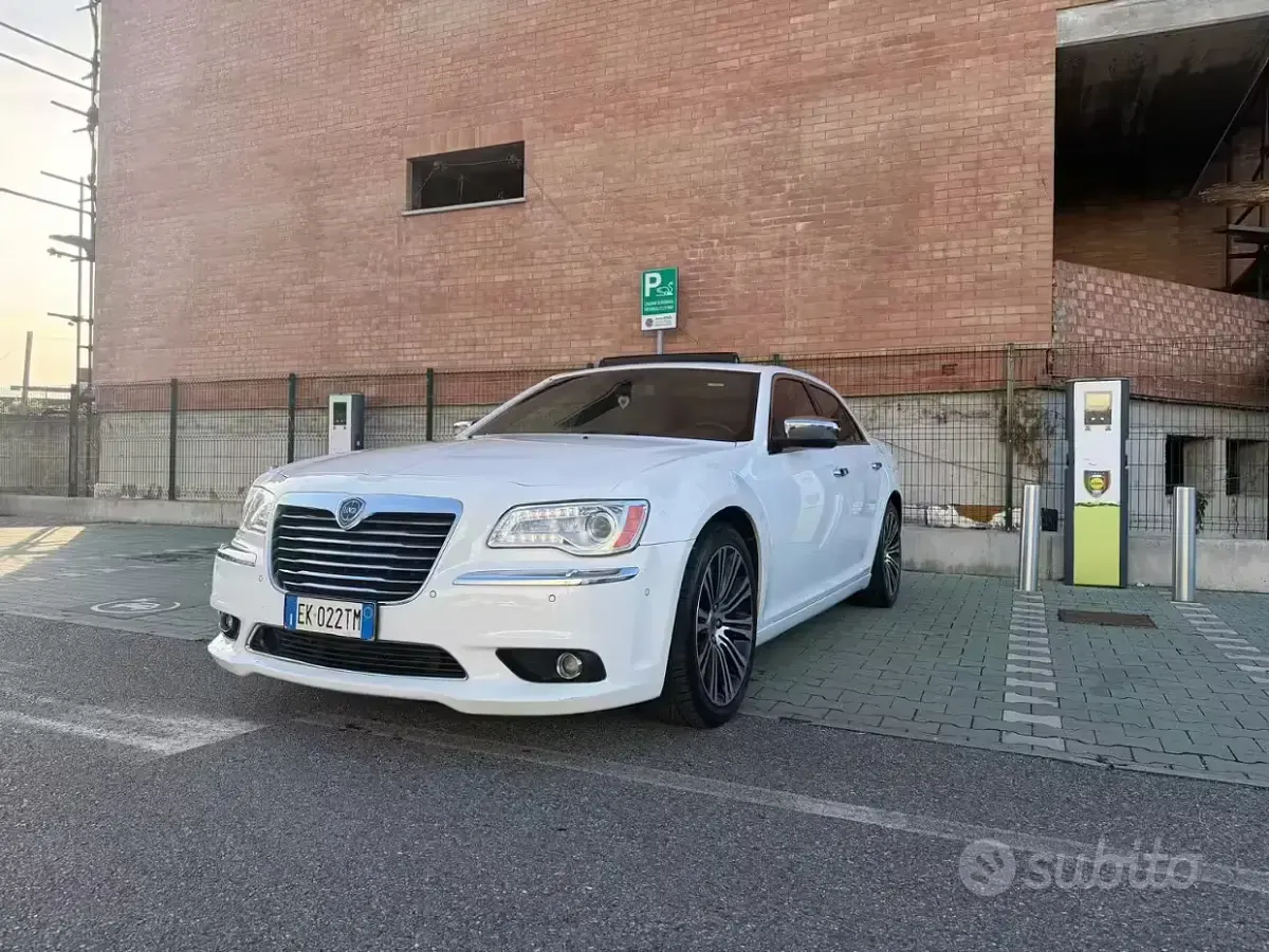 Usata Lancia Thema Platinum 190 CV (139 kW) 2011 Berlina