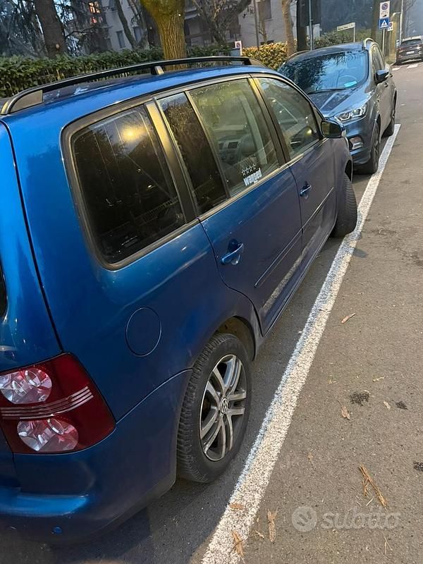 Usata VW Touran 2009 Blu Monovolume