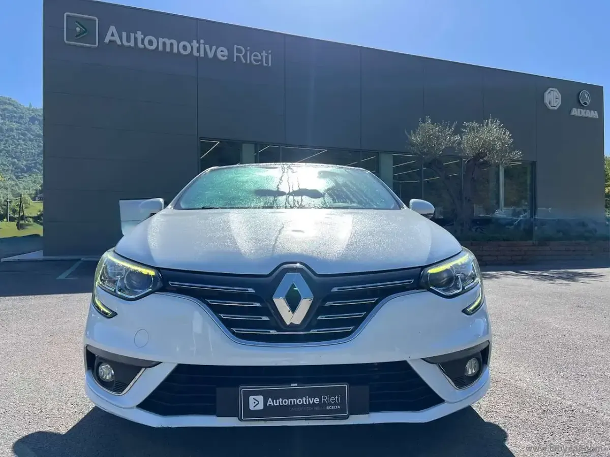 Usata Renault Mégane 116 CV (85 kW) 2019 Bianco Berlina