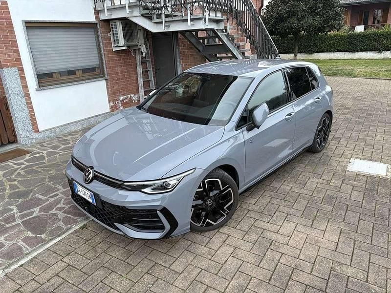 Occasion VW Golf VIII R-line Plus 150 ch (110 kW) 2025 Berline