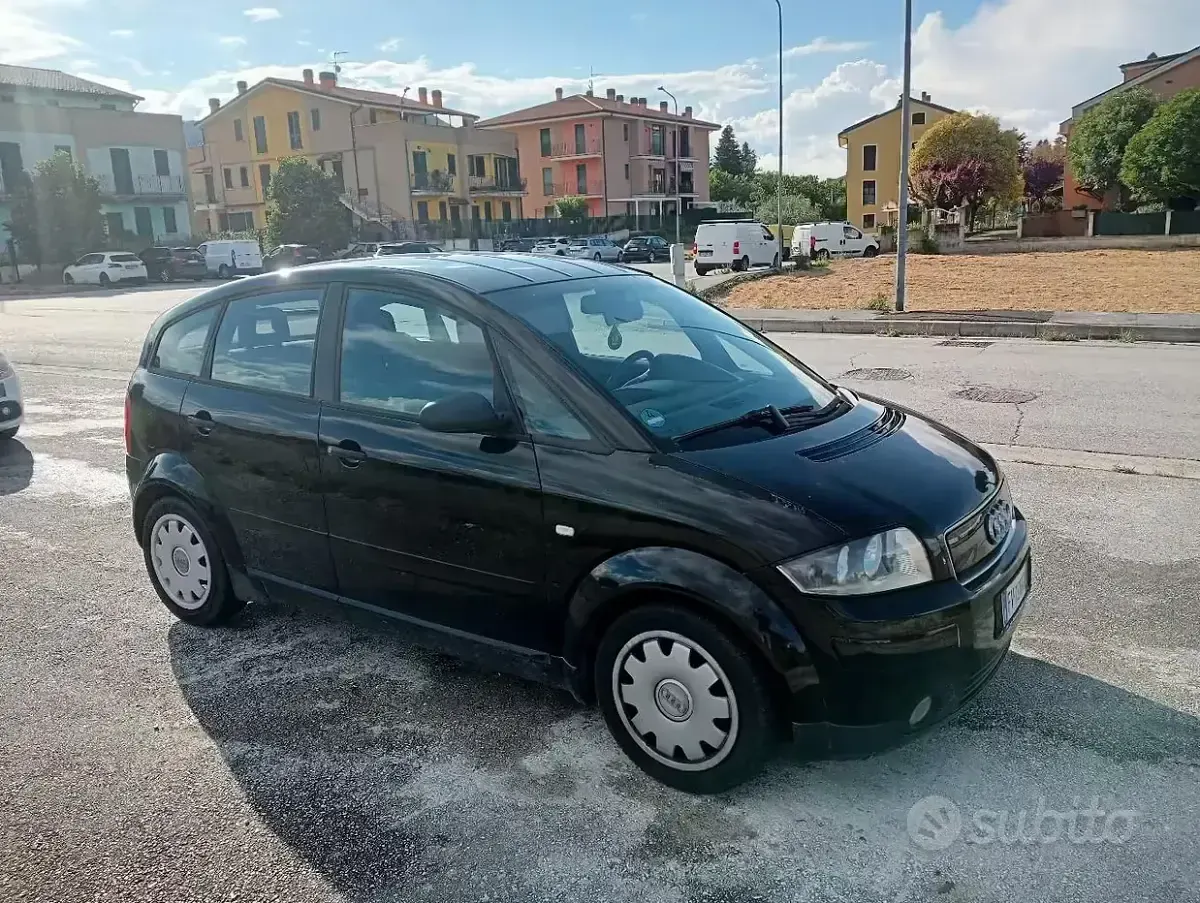 Usata Audi A2 75 CV (55 kW) 2000 Nero Utilitaria