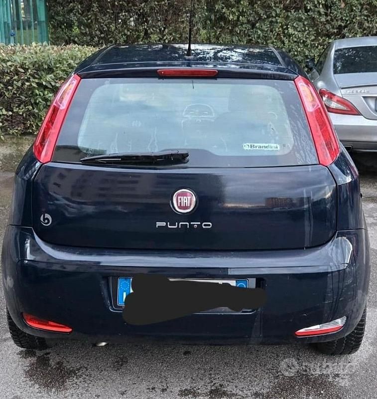 Usata Fiat Punto 75 CV (55 kW) 2016 Blu Utilitaria