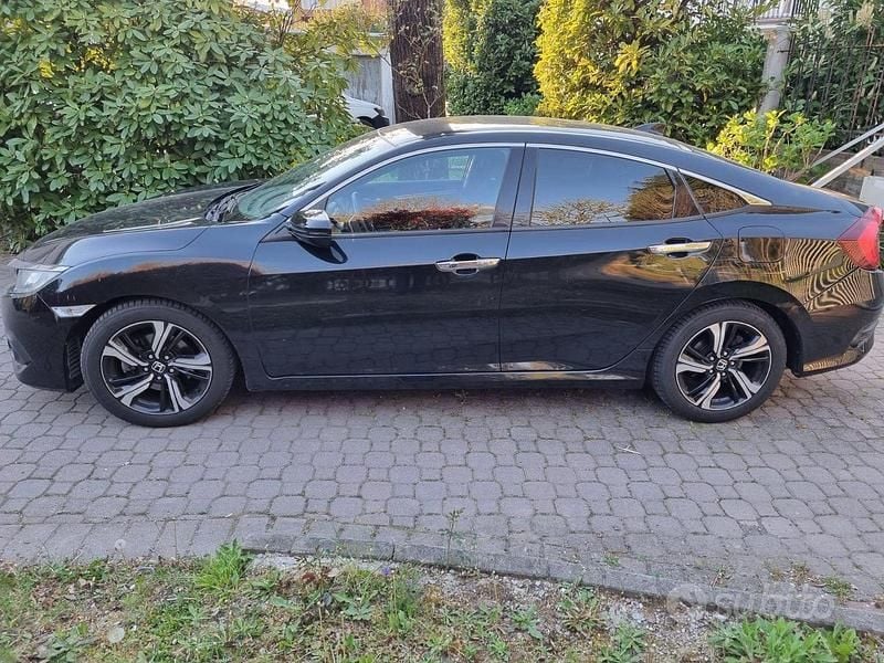 Usata Honda Civic Elegance 182 CV (133 kW) 2018 Nero Berlina
