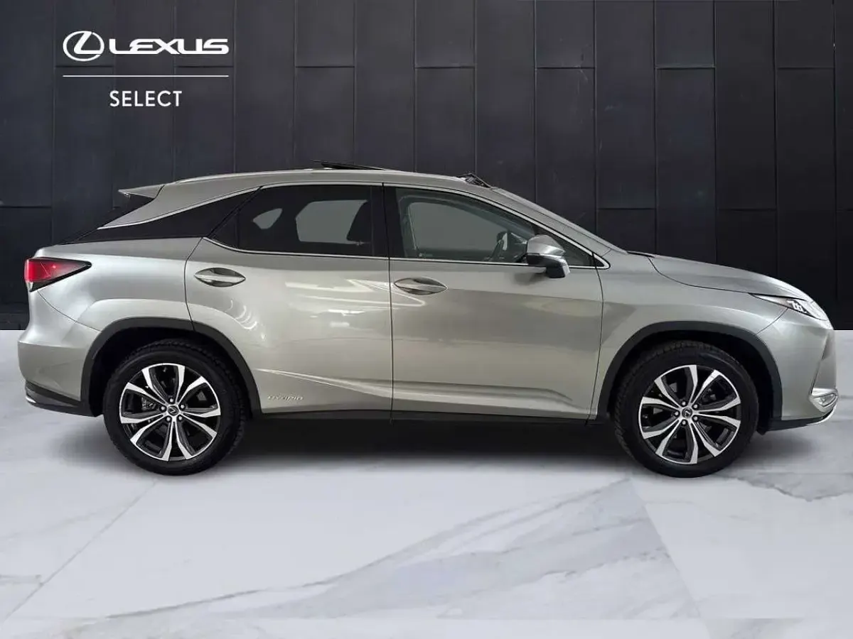 Usata Lexus RX450h Luxury Line 262 CV (192 kW) 2022 Argento SUV