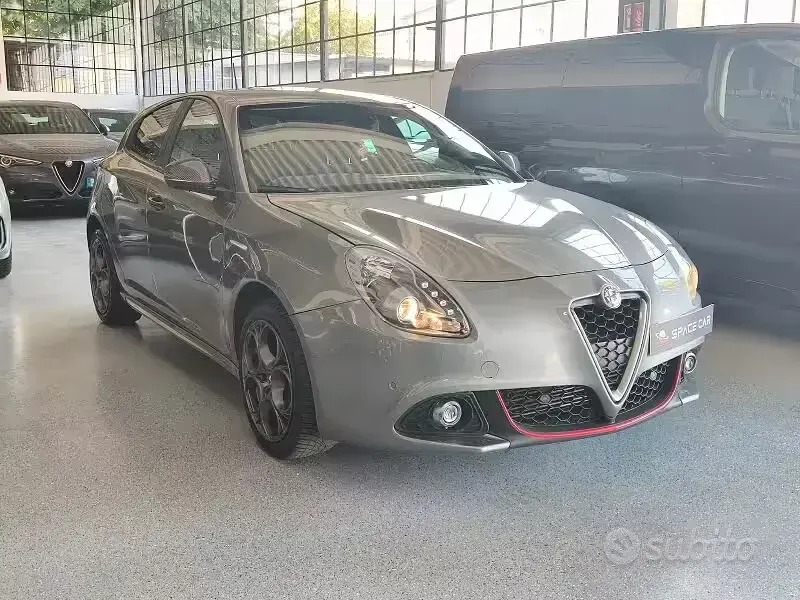 Usata Alfa Romeo Giulietta 120 CV (88 kW) 2019 Grigio Utilitaria