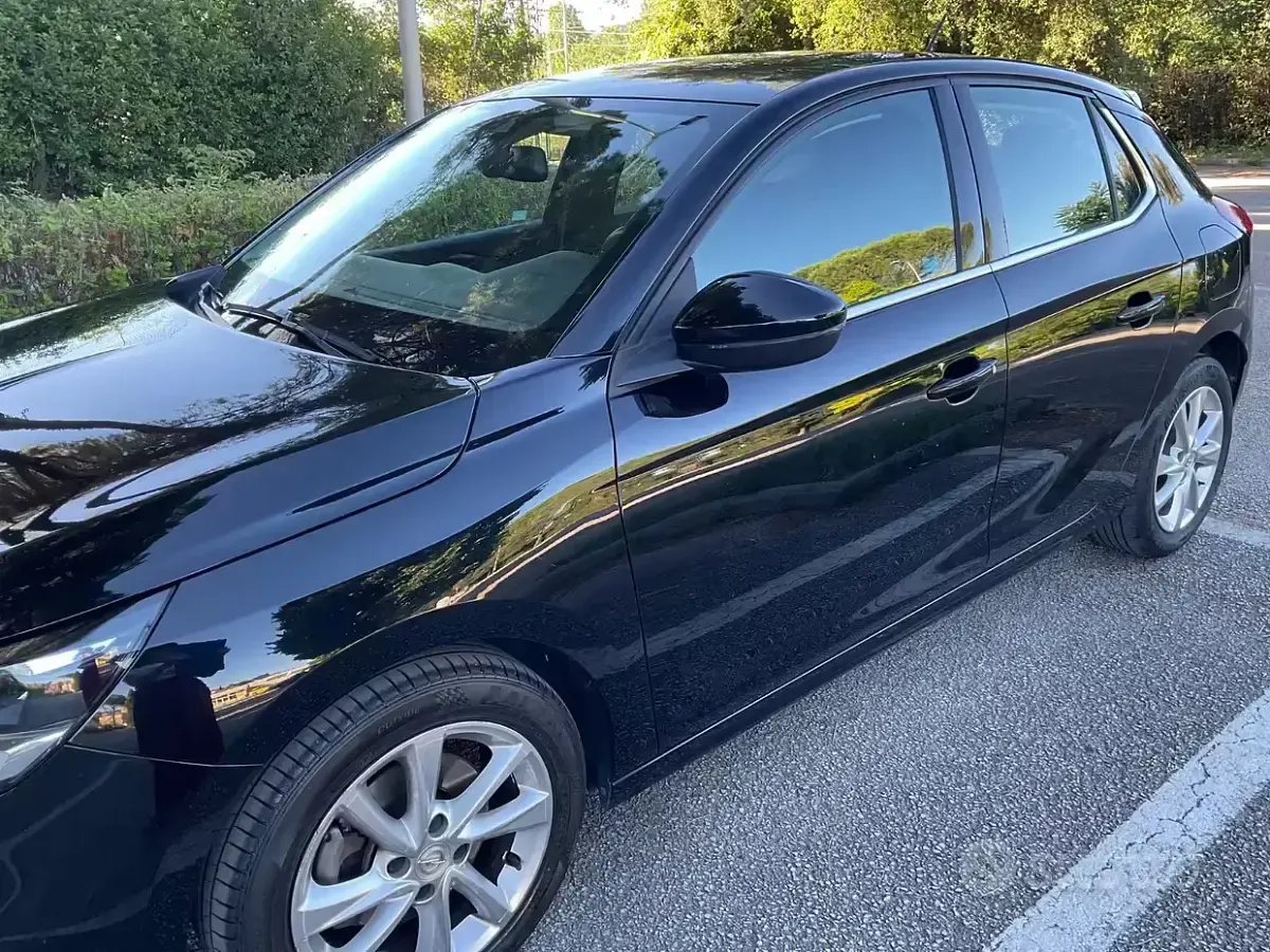 Usata Opel Corsa Elegance 101 CV (74 kW) 2022 Nero Utilitaria