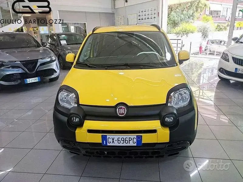 Usata Fiat Panda Cross Cross 70 CV (51 kW) 2025 Giallo Utilitaria