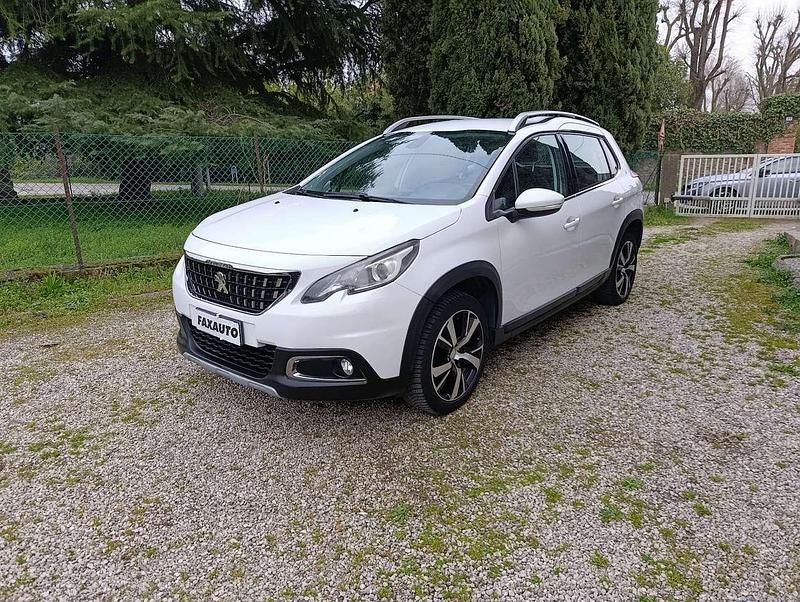 Usata Peugeot 2008 Allure 99 CV (72 kW) 2017 Bianco SUV