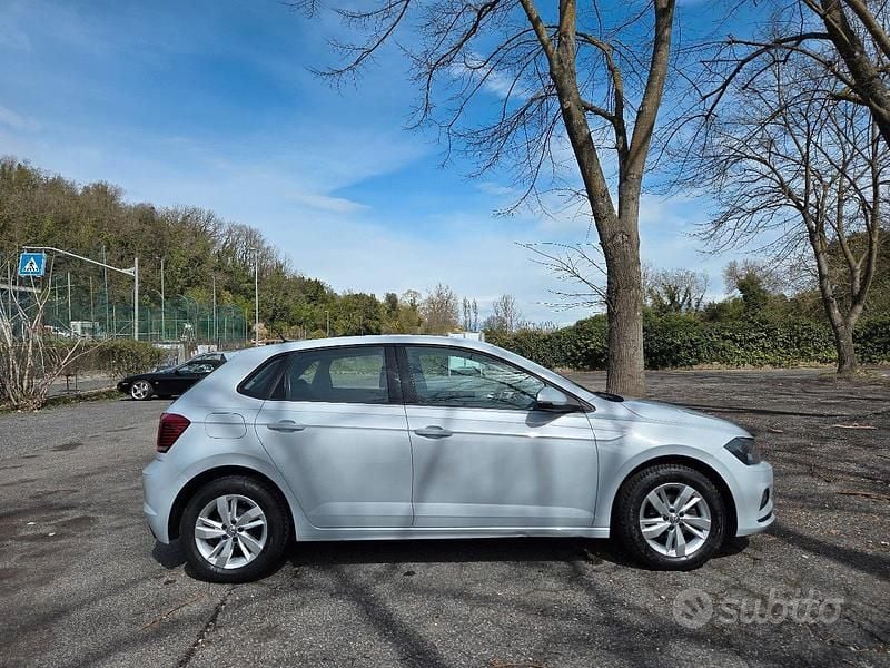 Usata VW Polo Comfortline 75 CV (55 kW) 2019 Bianco Utilitaria