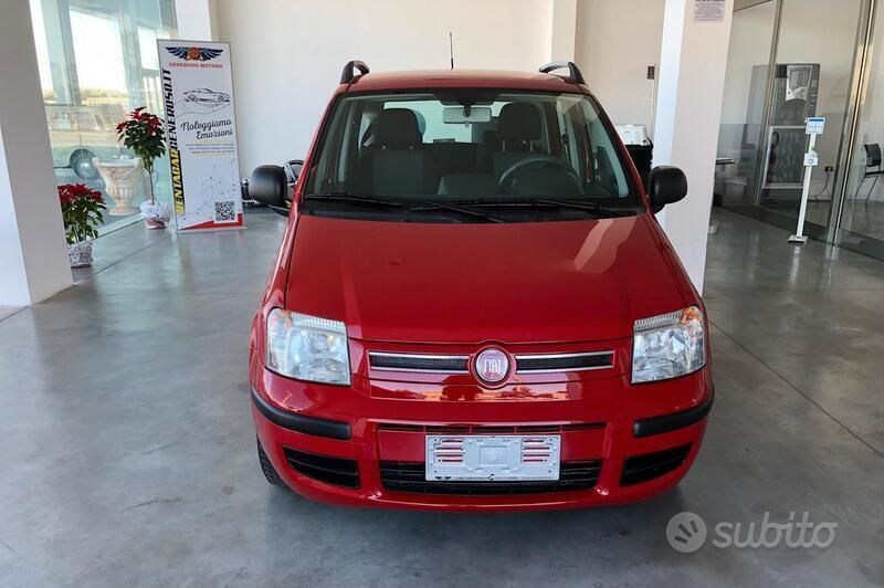 Usata Fiat Panda Dynamic 69 CV (50 kW) 2011 Rosso Utilitaria
