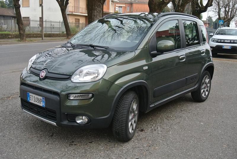 Usata Fiat Panda 4x4 S 80 CV (58 kW) 2016 Verde Utilitaria