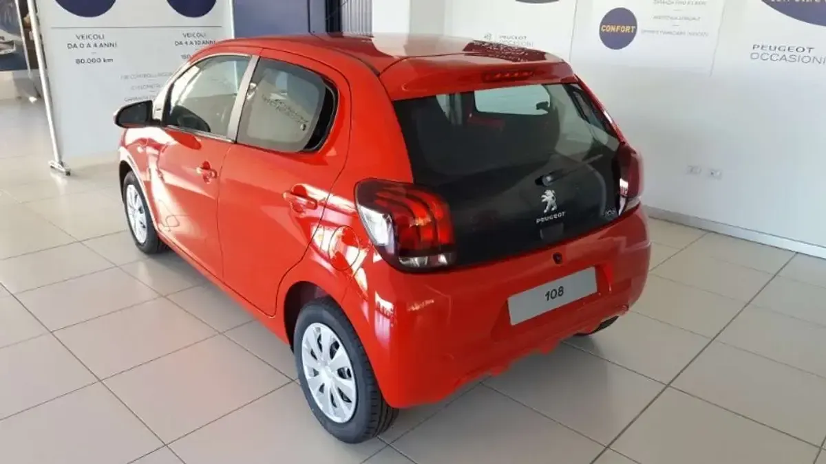 Usata Peugeot 108 Active 69 CV (50 kW) 2015 Rosso Utilitaria