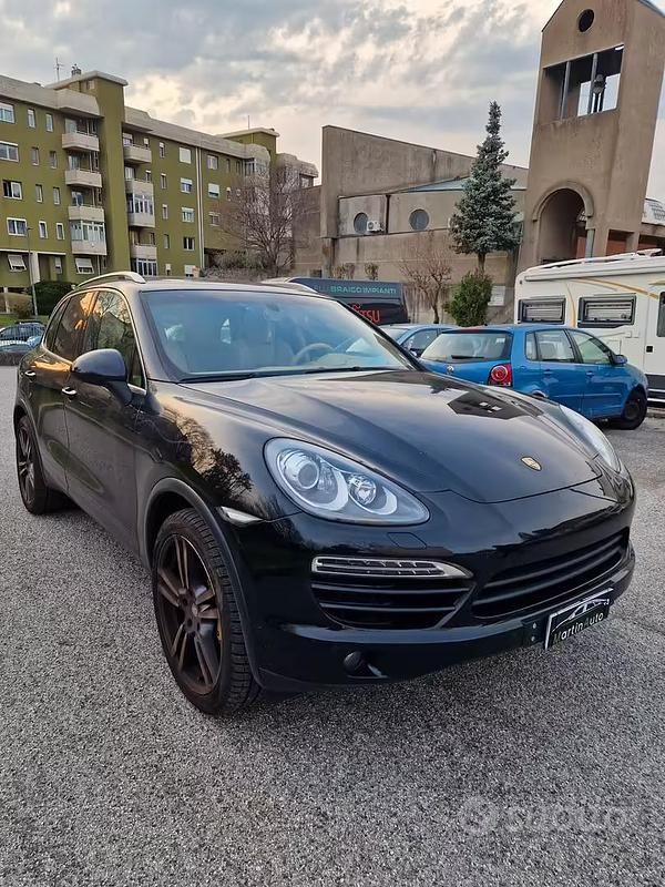 Usata Porsche Cayenne 245 CV (180 kW) 2012 Nero SUV