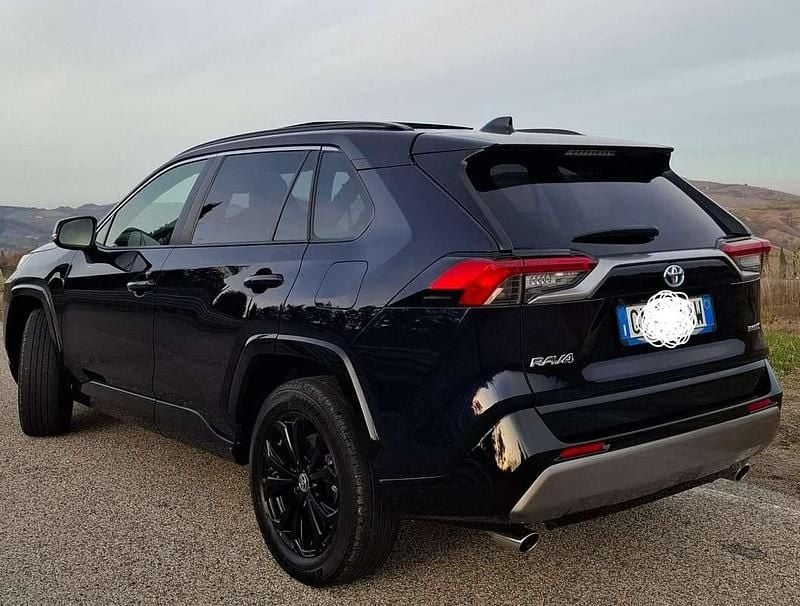 Usata Toyota RAV4 Hybrid Style 218 CV (160 kW) 2023 Blu/azzurro SUV