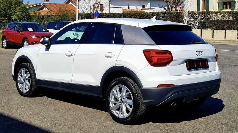 Usata Audi Q2 Business 116 CV (85 kW) 2017 Bianco SUV