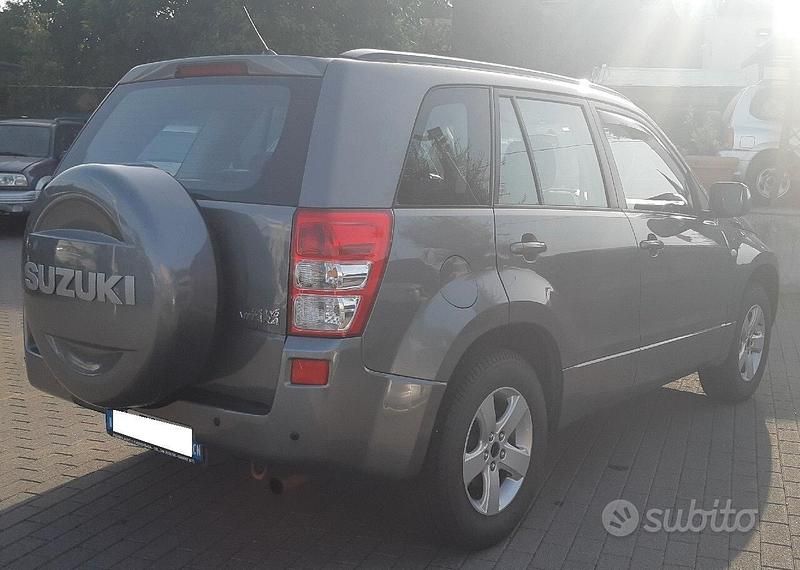 Usata Suzuki Grand Vitara 140 CV (102 kW) 2008 Grigio SUV