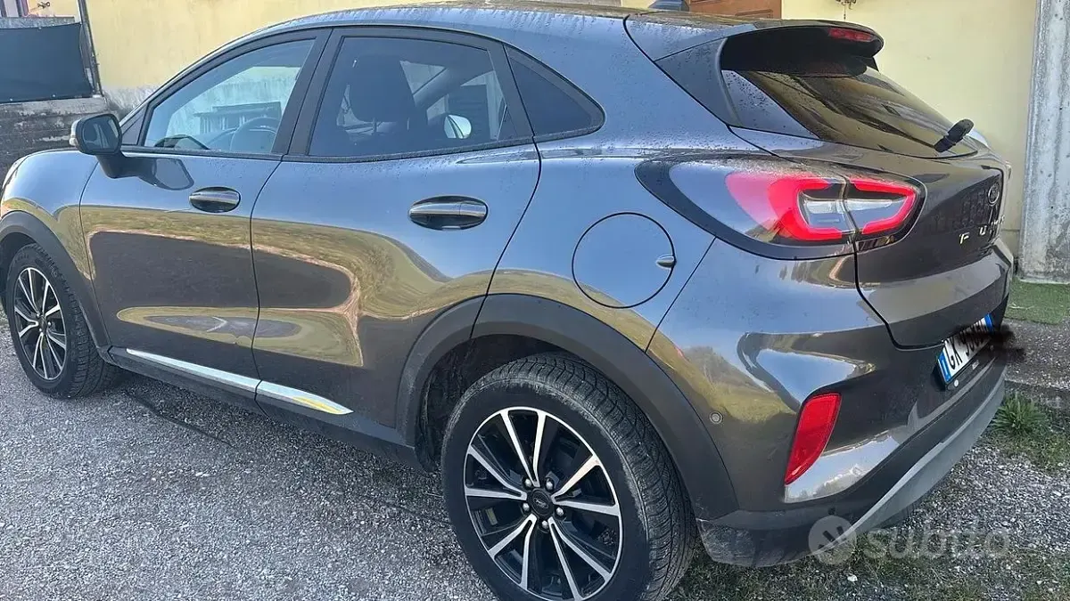 Usata Ford Puma 120 CV (88 kW) 2022 Grigio SUV