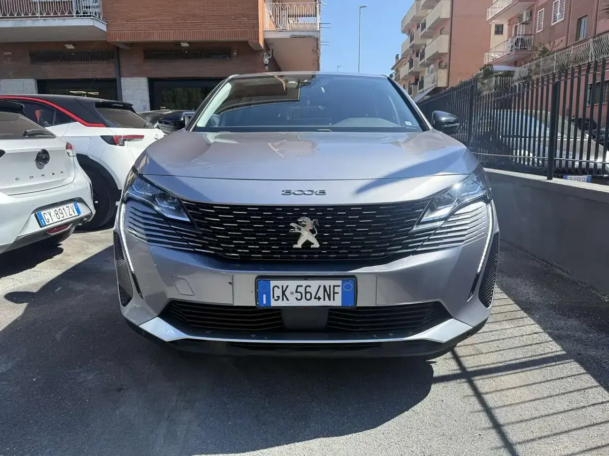 Usata Peugeot 3008 Allure 131 CV (96 kW) 2022 Argento SUV