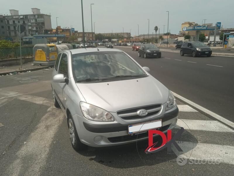 Grigio Usata 2008 Hyundai Getz Due volumi | 1700 € (Buon prezzo) - Immagine 1/4