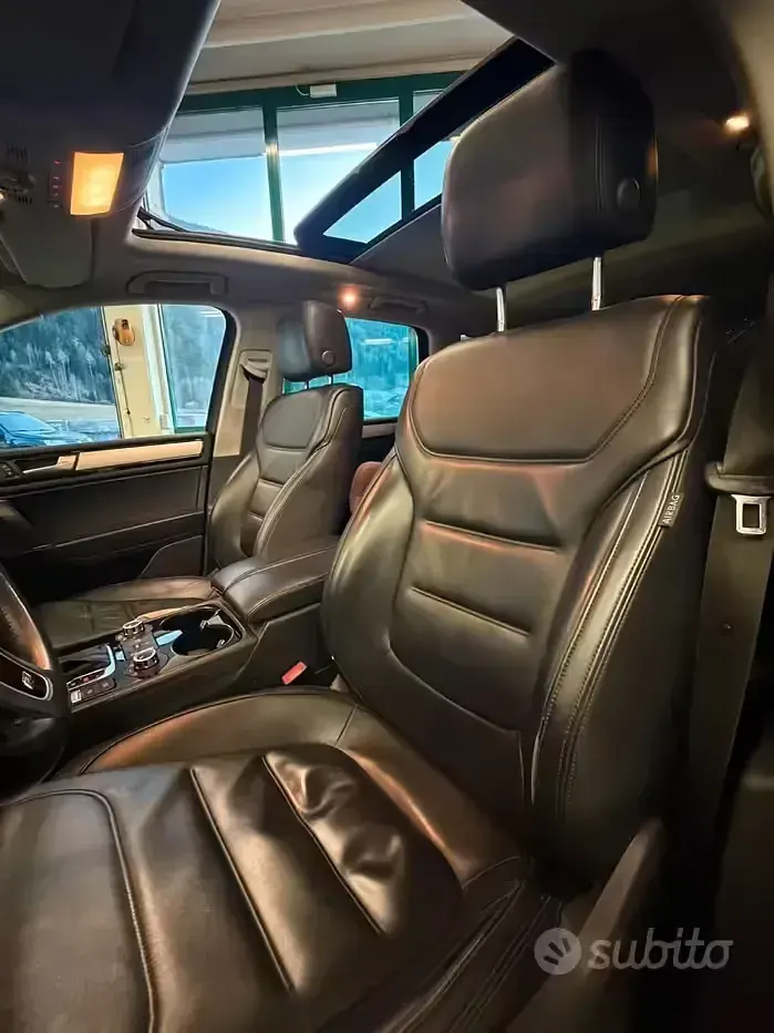 Usata VW Touareg R-line 245 CV (180 kW) 2014 Nero SUV