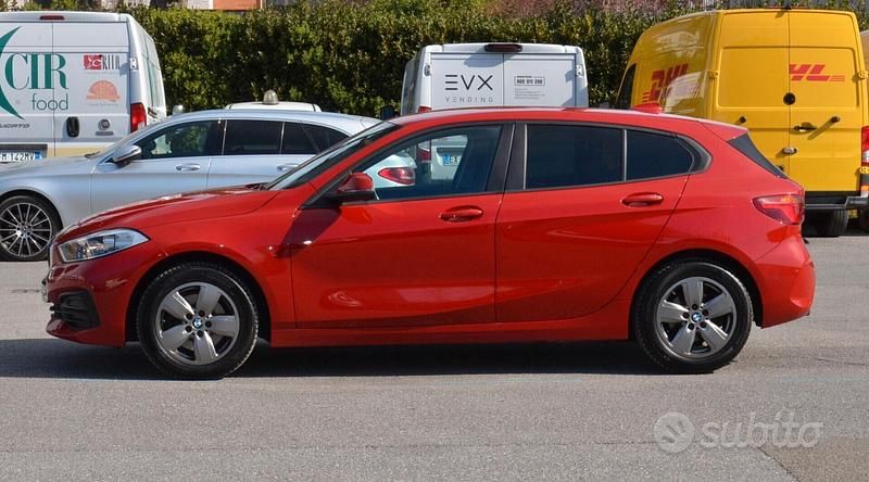 Usata BMW 116 Sport Line 116 CV (85 kW) 2021 Rosso Utilitaria