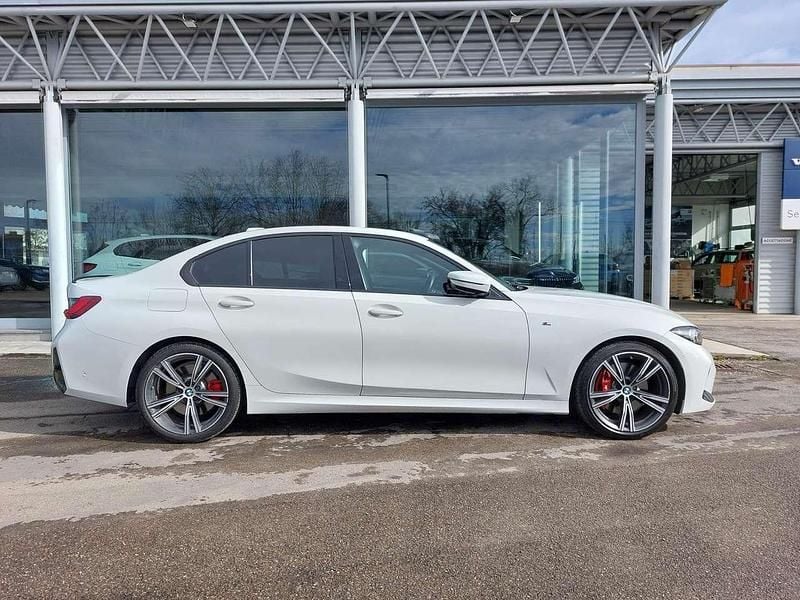 Usata BMW 320 M Sport 190 CV (139 kW) 2024 Alpinweiss pastello Berlina