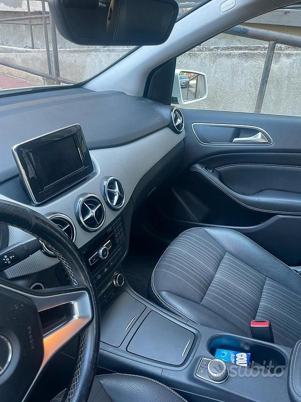 Usata Mercedes B200 2013 Bianco Monovolume