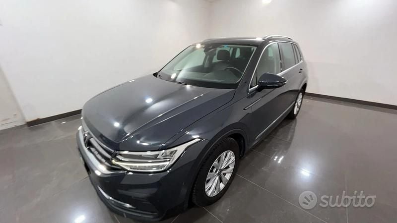 Usata VW Tiguan Life 122 CV (89 kW) 2022 Grigio SUV