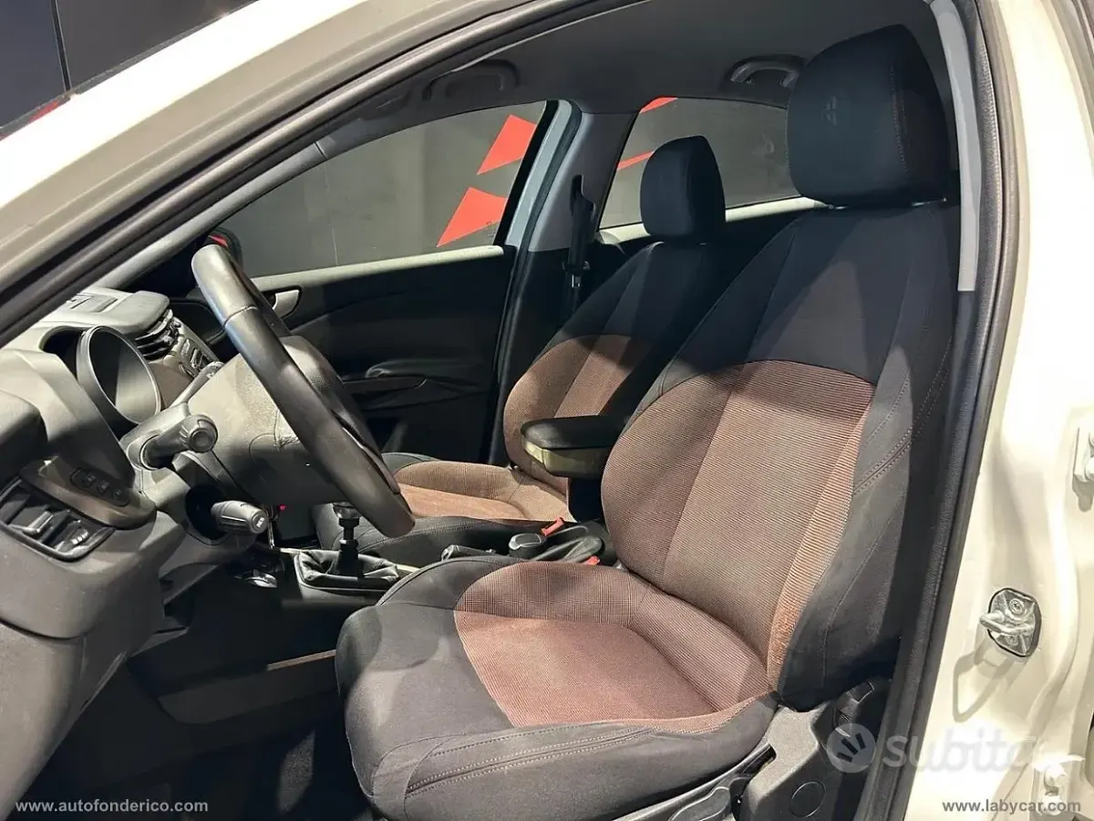 Usata Alfa Romeo Giulietta Exclusive 105 CV (77 kW) 2014 Bianco Utilitaria