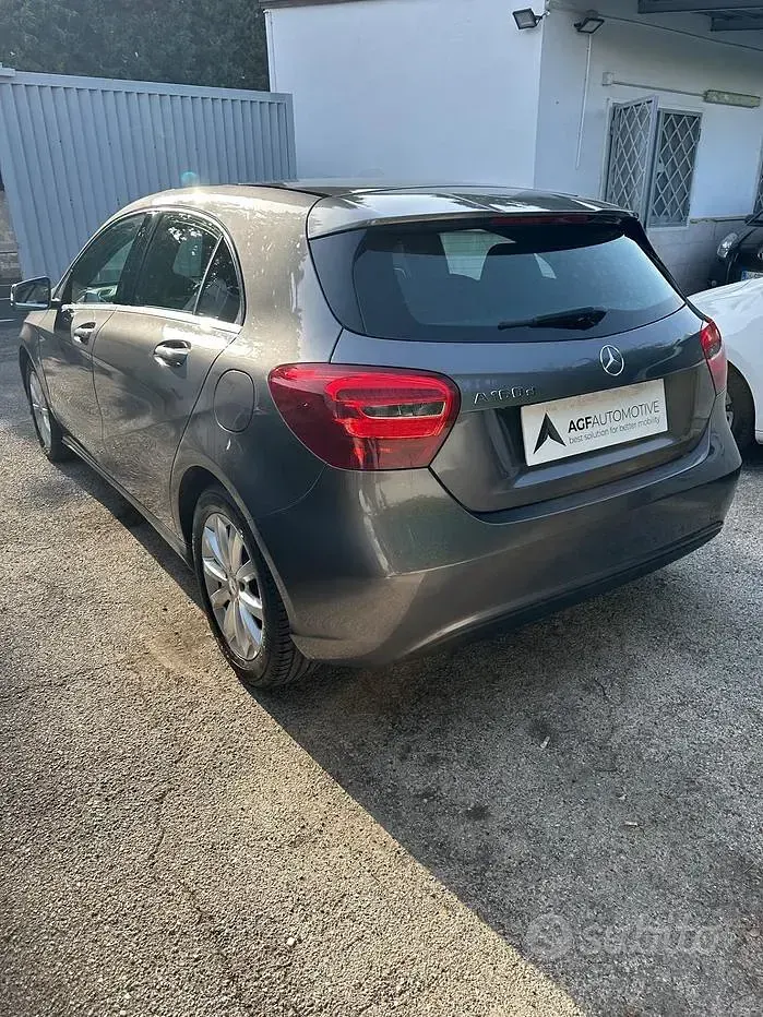 Usata Mercedes A160 Premium 90 CV (66 kW) 2017 Grigio Utilitaria