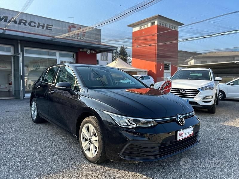 Usata VW Golf VIII Life 110 CV (80 kW) 2021 Other Berlina