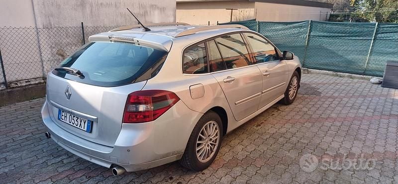 Usata Renault Laguna III 150 CV (110 kW) 2011 Grigio Station wagon