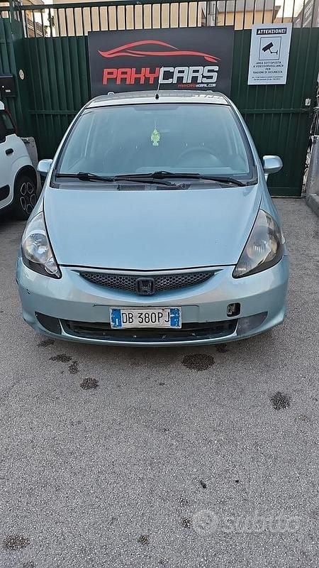 Usata Honda Jazz 78 CV (57 kW) 2006 Grigio Utilitaria