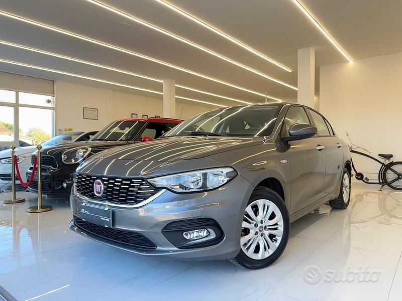 Grigio Usata 2016 Fiat Tipo Lounge Tre volumi | 9900 € (Buon prezzo) - Immagine 1/4