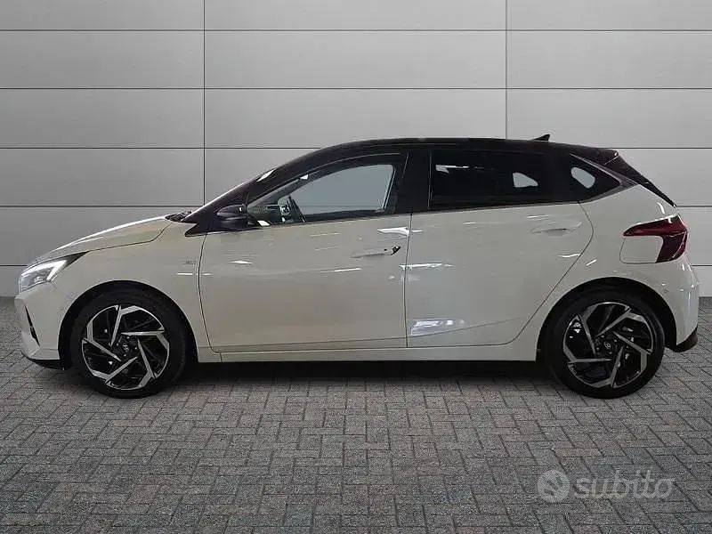 Usata Hyundai i20 100 CV (73 kW) 2022 Bianco Utilitaria