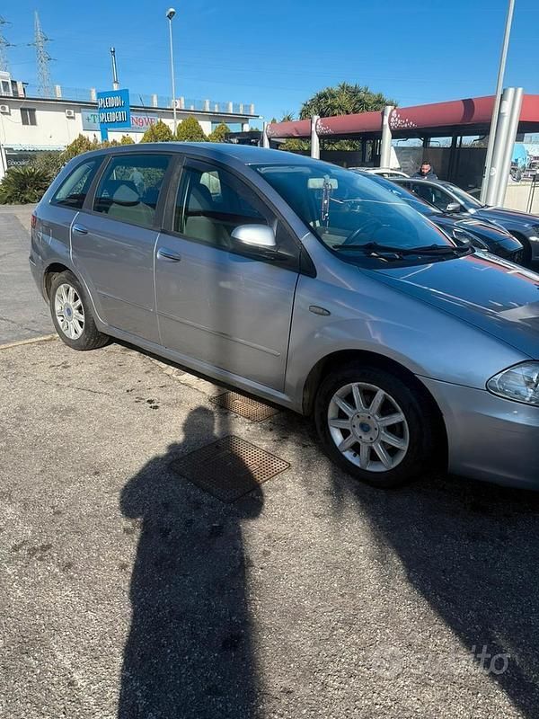 Usata Fiat Croma 120 CV (88 kW) 2005 Grigio Station wagon