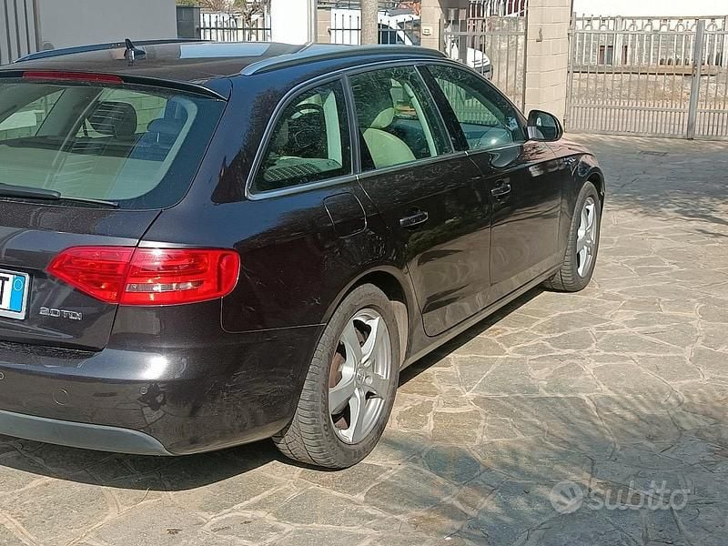 Usata Audi A4 143 CV (105 kW) 2009 Nero Station wagon