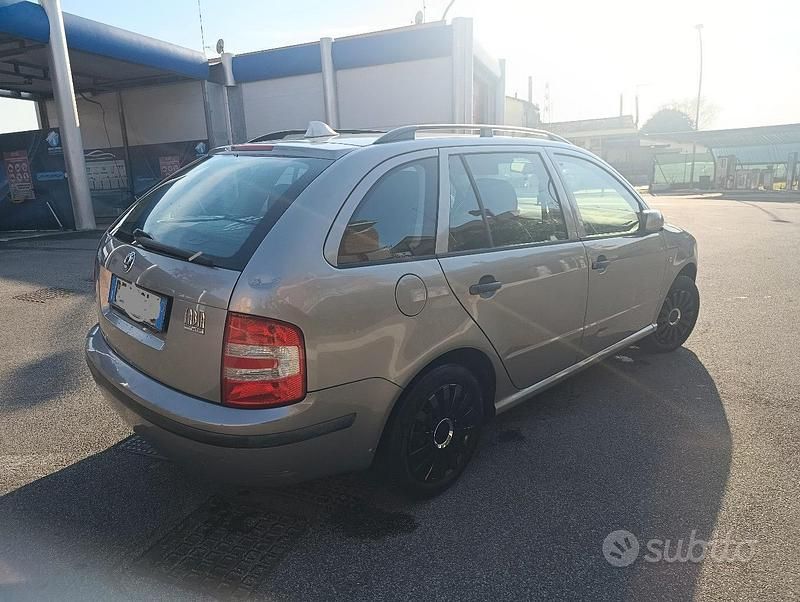 Usata Skoda Fabia 64 CV (47 kW) 2007 Grigio Station wagon