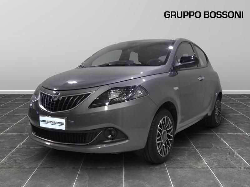 Grigio Usata 2024 Lancia Ypsilon S Due volumi | 14.600 € (Buon prezzo) - Immagine 1/4