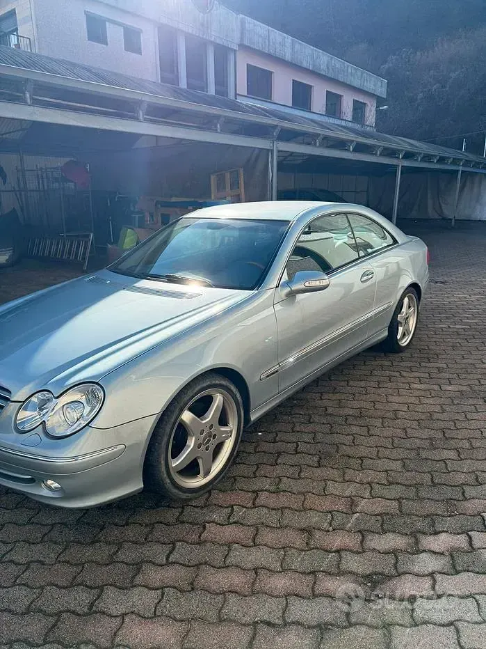 Usata Mercedes CLK320 218 CV (160 kW) 2004 Grigio