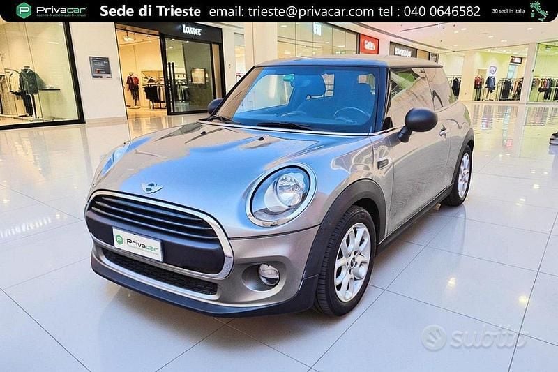 Usata Mini ONE 102 CV (75 kW) 2017 Grigio Utilitaria