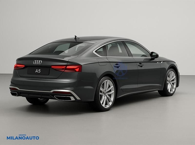 Usata Audi A5 Sportback S-Line 204 CV (150 kW) 2024 Grigio Utilitaria