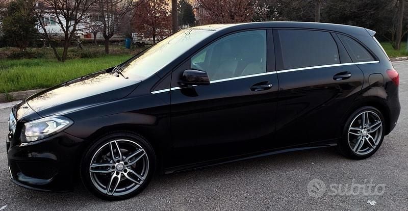Usata Mercedes B200 AMG 136 CV (100 kW) 2017 Nero Monovolume