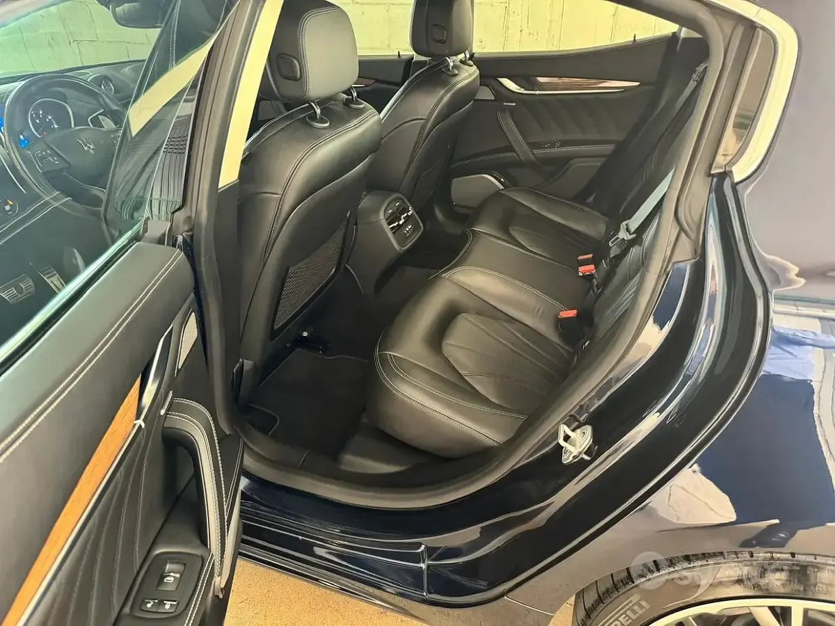 Usata Maserati Ghibli 430 CV (316 kW) 2018 Blu Berlina