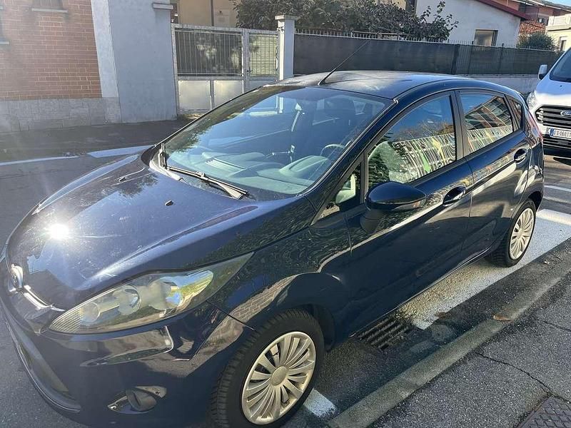 Usata Ford Fiesta 82 CV (60 kW) 2011 Blu/azzurro Berlina