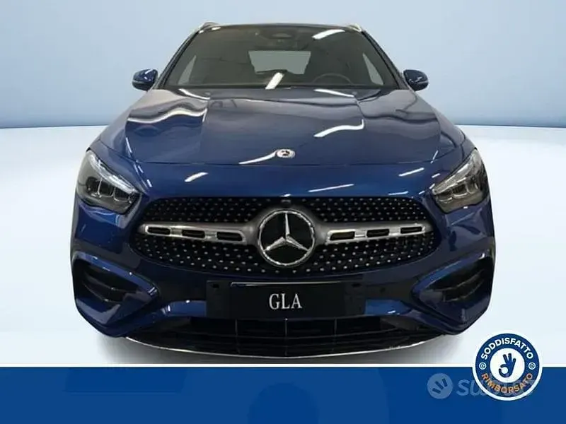 Usata Mercedes GLA200 AMG Line Premium 150 CV (110 kW) 2025 Blu SUV